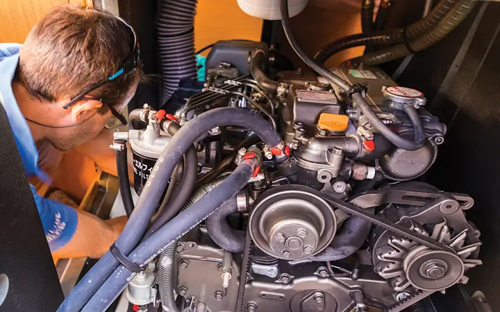 marine-diesel-engine slider 2